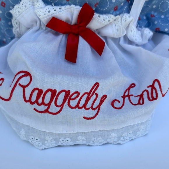 2012 Hand Made by AURORA Classic Timeless Raggedy Ann Doll Embroidered Lace Bows - Picture 4 of 16